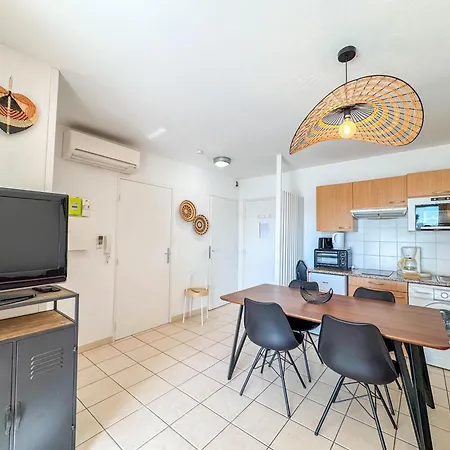 Les Pins D - Terrace - Within Walking Distance