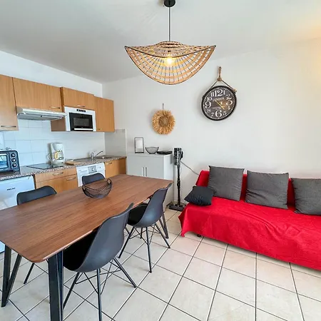 Les Pins D - Terrace - Within Walking Distance